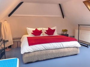 Photo 8- click for photo gallery